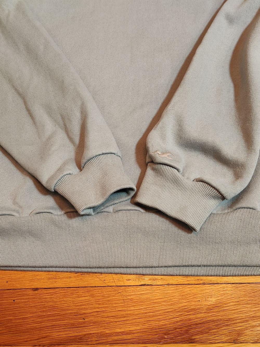 Hollister V-Neck Pullover Sweatshirt - Light Blue / Gray - Size Small - Picture 5 of 14